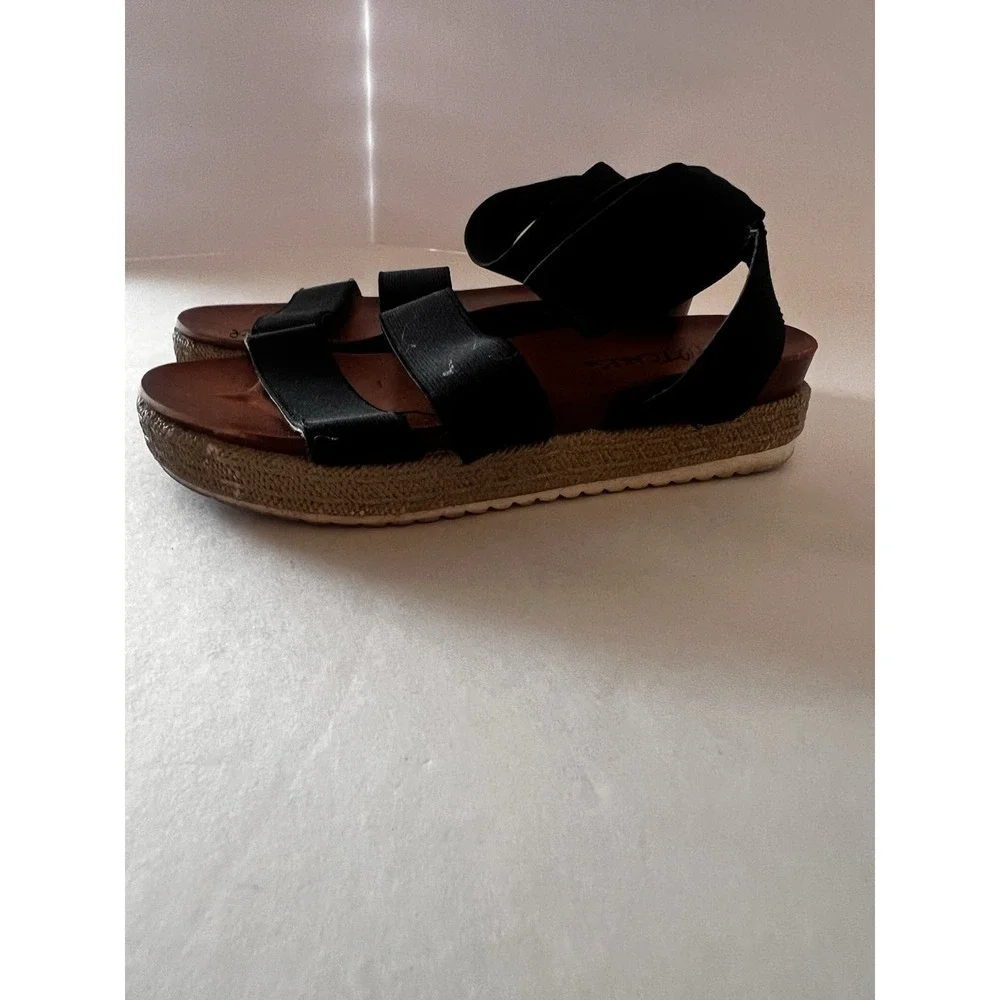HOTCAKES Girls 13 Shoes Sandals Stretch Straps Black Platform Vacation Strappy